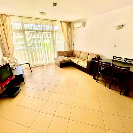 Grand Kamelia Sunny * Slăntjev Brjag